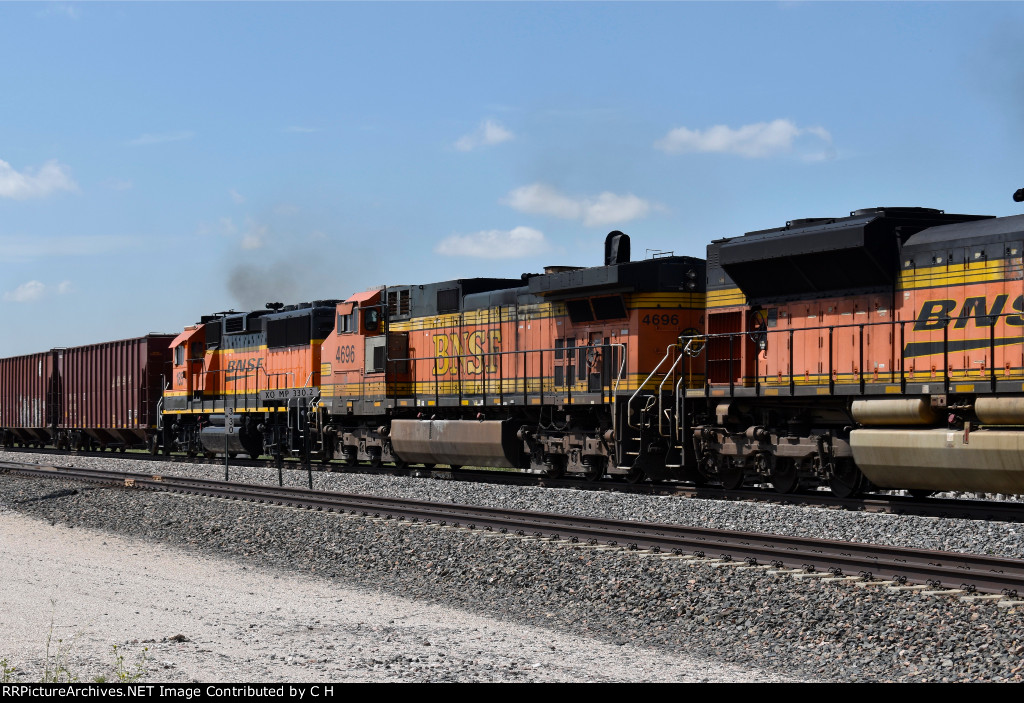 BNSF 4696